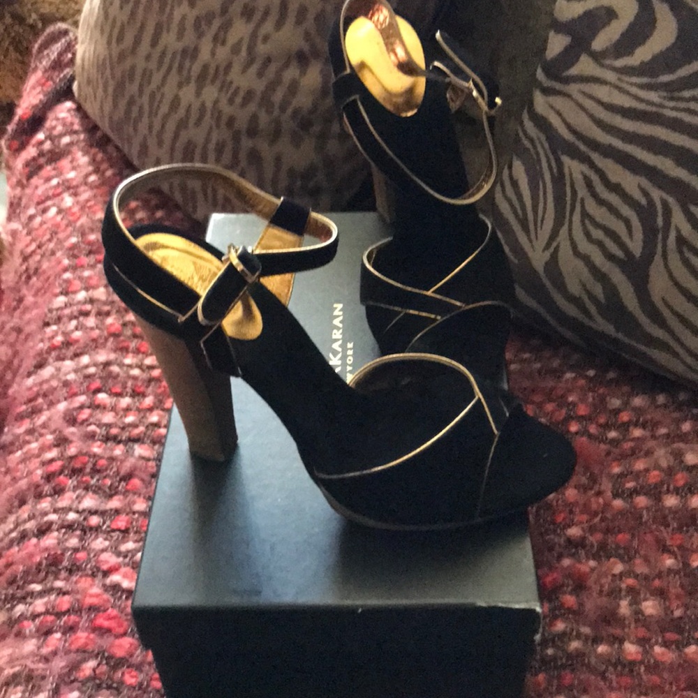 Donna Karan New York suede heels 👠
